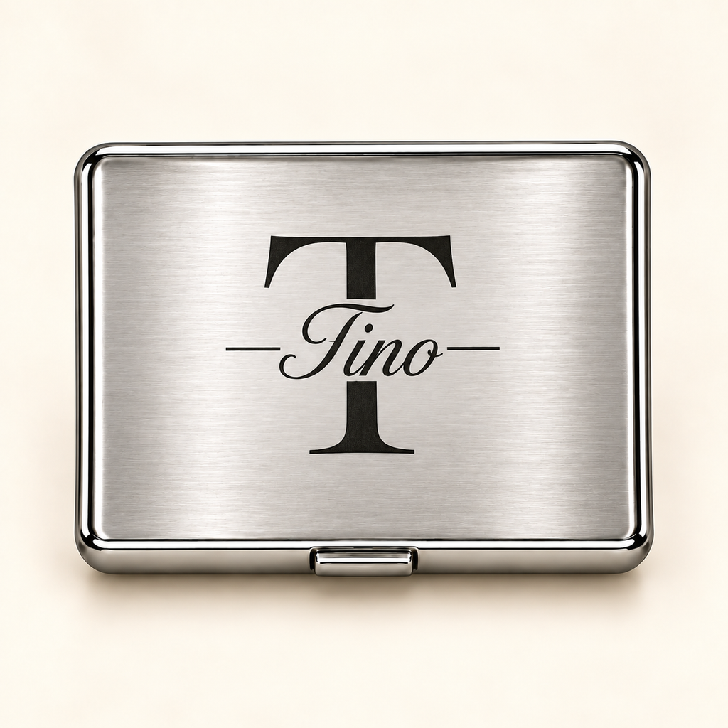 Personalisiertes Zigarettenetui mit Initiale und Wunschname – Monogramm